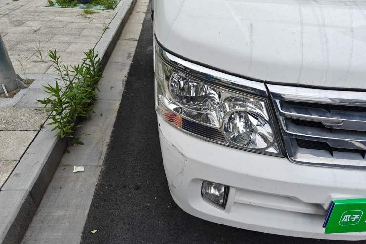 Used Jinbei Hiace 2014 2.0L 5th Generation Kuaiyunwang Business Version 4G21B Right Front Headlight