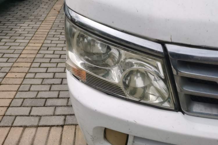 Used Jinbei Hiace 2014 2.0L 5th Generation Kuaiyunwang Business Version 4G19 Right Front Headlight