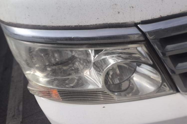 Used Jinbei Hiace 2014 2.0L 5th Generation Kuaiyunwang Business Version 4G19 Right Front Headlight