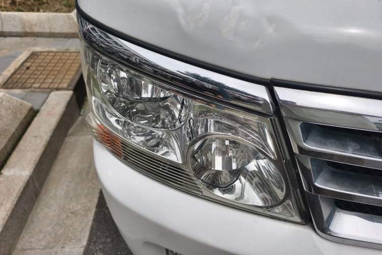 Used Jinbei Hiace 2014 2.0L 5th Generation Kuaiyunwang Business Version 4G20B Right Front Headlight
