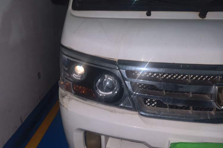 Used Jinbei Hiace 2014 2.0L Fifth-Generation Power King Classic V19 Right Front Headlight