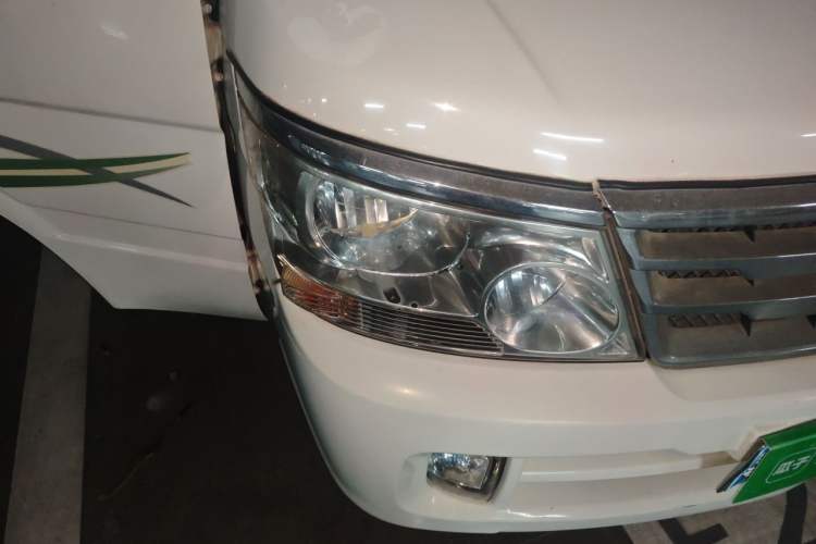 Used Jinbei Hiace 2014 2.0L 5th Generation Kuaiyunwang Business Version 4G19 Right Front Headlight