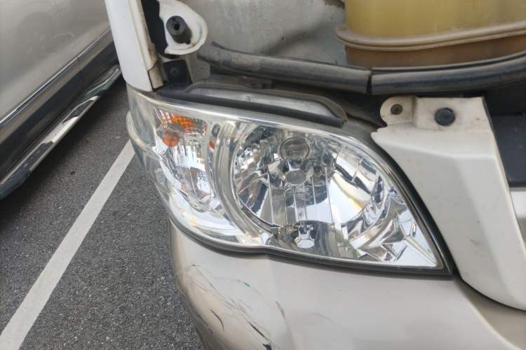 Used Jinbei Hiace 2014 2.0L Comfort Version V19 Right Front Headlight