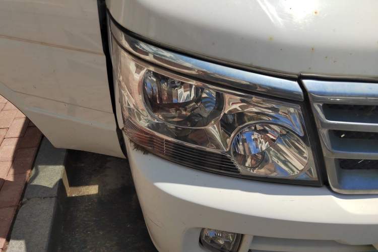 Used Jinbei Hiace 2014 2.0L 5th Generation Kuaiyunwang Business Version 4G19 Right Front Headlight