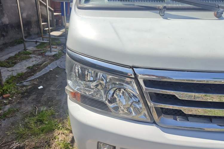 Used Jinbei Hiace 2014 2.0L Fifth-Generation Xiangyun Comfort Type 1 4G20C Right Front Headlight