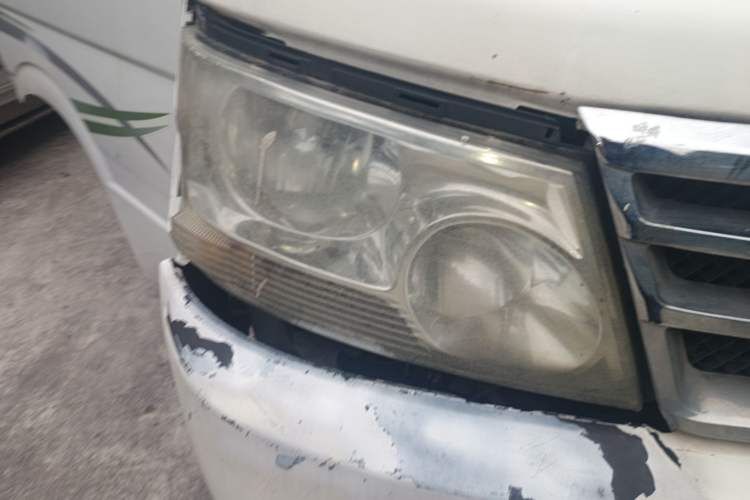 Used Jinbei Hiace 2014 2.0L Fifth-Generation Xiangyun Comfort Type 1 4G20C Right Front Headlight