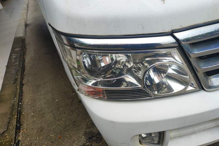Used Jinbei Hiace 2014 2.0L 5th Generation Kuaiyunwang Business Version 4G19 Right Front Headlight