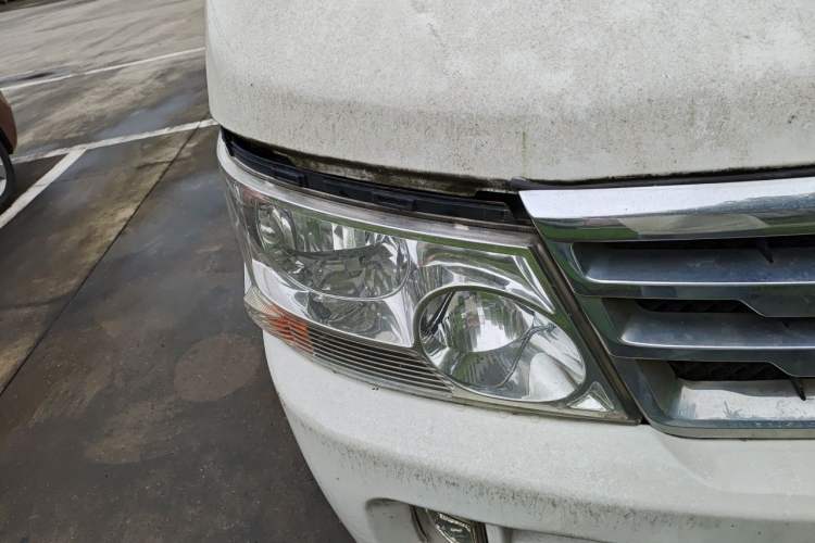 Used Jinbei Hiace 2014 2.0L Fifth-Generation Xiangyun Comfort Type 1 4G21C Right Front Headlight