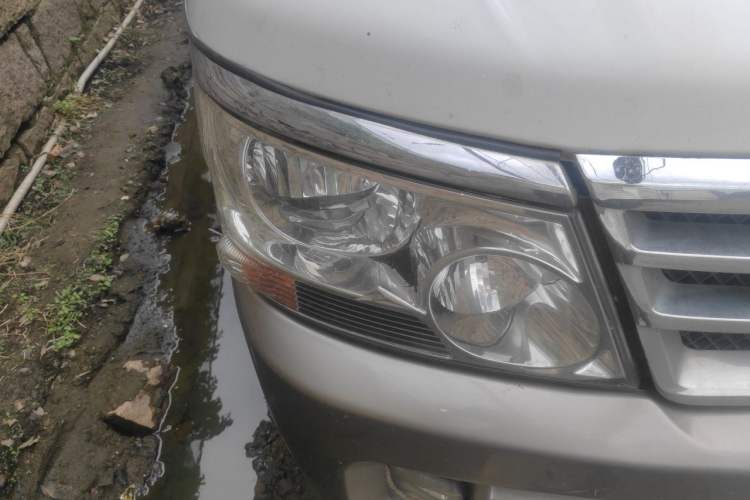 Used Jinbei Hiace 2014 2.0L Fifth-Generation Power King Classic V19 Right Front Headlight