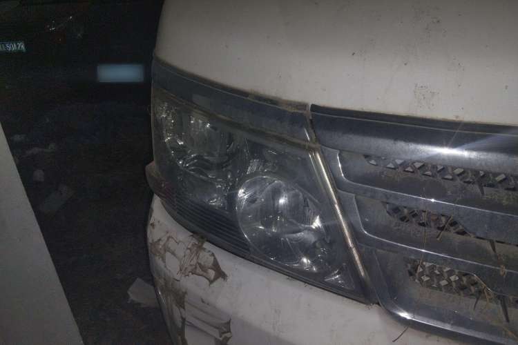 Used Jinbei Hiace 2014 2.0L 5th Generation Kuaiyunwang Business Version 4G19 Right Front Headlight