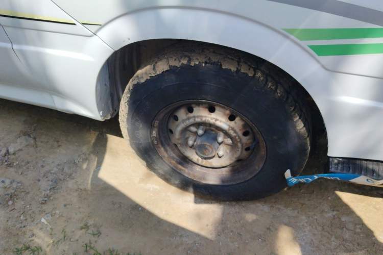 Used Jinbei Hiace  Right Front Wheel Hub
