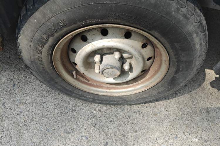 Used Jinbei Hiace  Right Front Wheel Hub