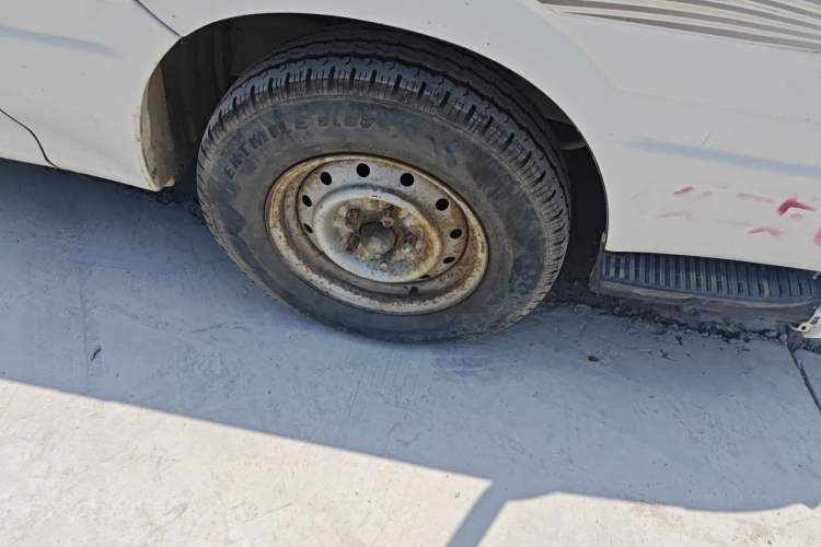 Used Jinbei Hiace  Right Front Wheel Hub