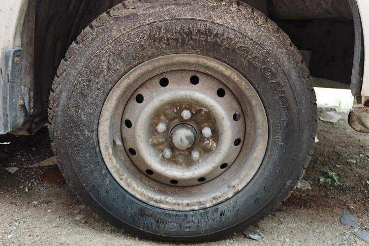 Used Jinbei Hiace 2014 2.0L 5th Generation Kuaiyunwang Business Version 4G20B Right Front Wheel Hub
