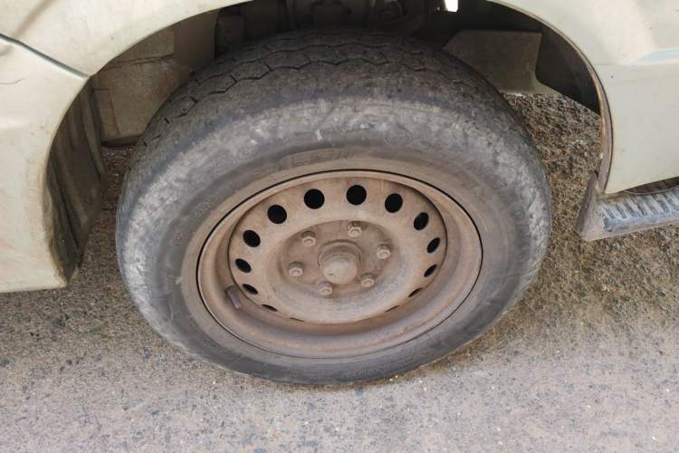 Used Jinbei Hiace  Right Front Wheel Hub