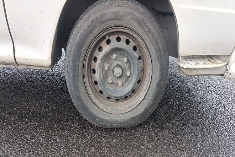 Used Jinbei Hiace 2014 2.0L Fifth-Generation Power King Classic V19 Right Front Wheel Hub