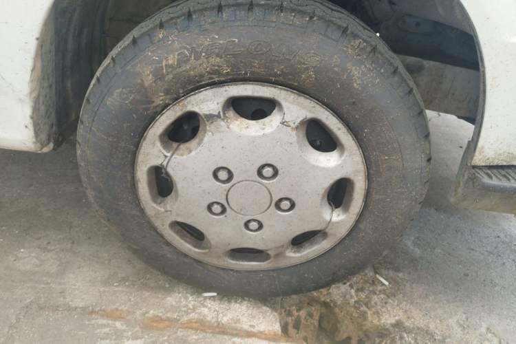 Used Jinbei Hiace 2014 2.0L Fifth-Generation Xiangyun Comfort Type 1 4G20C Right Front Wheel Hub