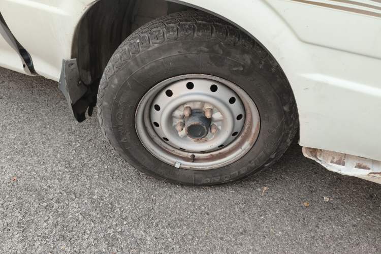 Used Jinbei Hiace 2014 2.0L Fifth-Generation Power King Classic V19 Right Front Wheel Hub