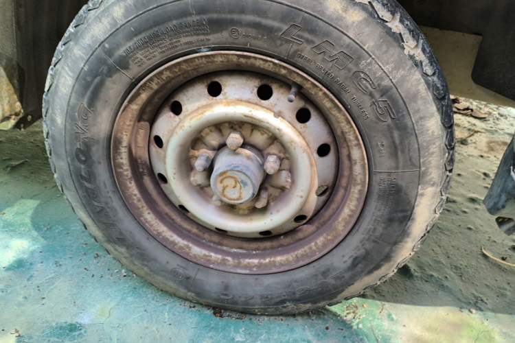 Used Jinbei Hiace 2014 2.0L Fifth-Generation Xiangyun Comfort Type 1 4G20C Right Front Wheel Hub
