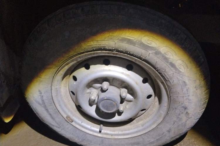 Used Jinbei Hiace 2014 2.0L 5th Generation Kuaiyunwang Business Version 4G19 Right Front Wheel Hub