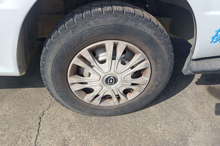 Used Jinbei Hiace 2014 2.0L 5th Generation Kuaiyunwang Business Version 4G20B Right Front Wheel Hub