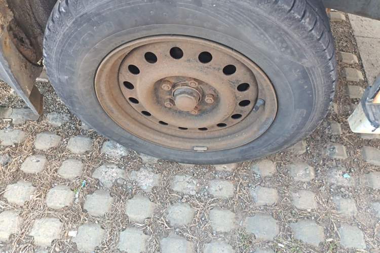 Used Jinbei Hiace 2014 2.0L Fifth-Generation Power King Classic V19 Right Front Wheel Hub