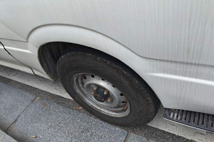 Used Jinbei Hiace 2014 2.0L 5th Generation Kuaiyunwang Business Version 4G21B Right Front Wheel Hub