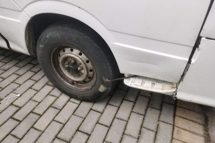 Used Jinbei Hiace 2014 2.0L 5th Generation Kuaiyunwang Business Version 4G19 Right Front Wheel Hub