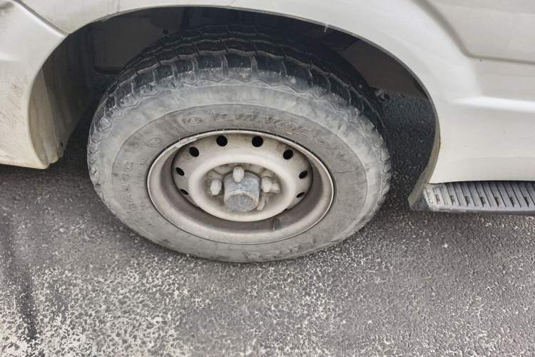 Used Jinbei Hiace 2014 2.0L 5th Generation Kuaiyunwang Business Version 4G20B Right Front Wheel Hub