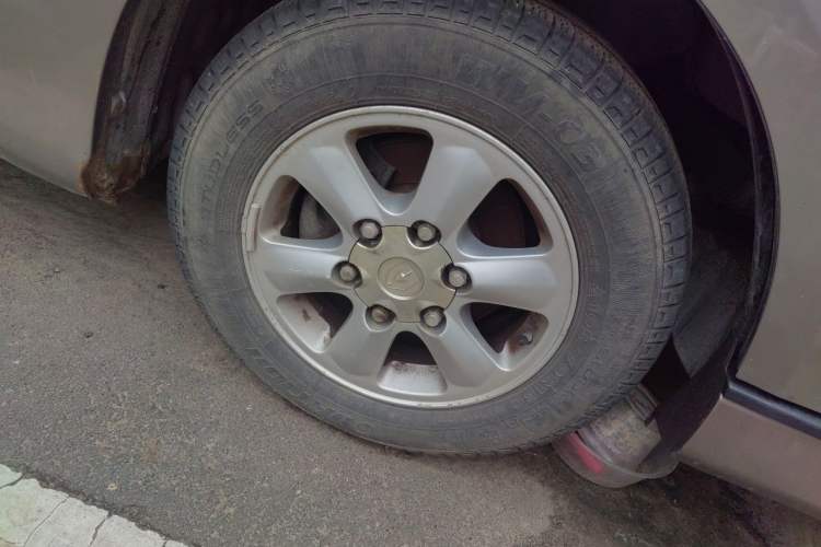 Used Jinbei Hiace 2014 2.0L Luxury Version V19 Right Front Wheel Hub