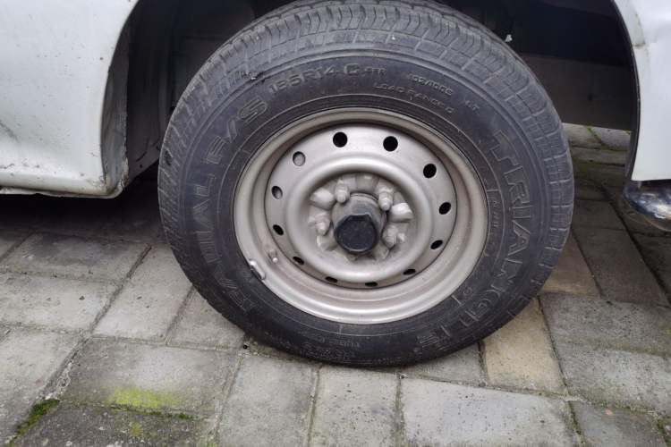 Used Jinbei Hiace 2014 2.0L 5th Generation Kuaiyunwang Business Version 4G20B Right Front Wheel Hub