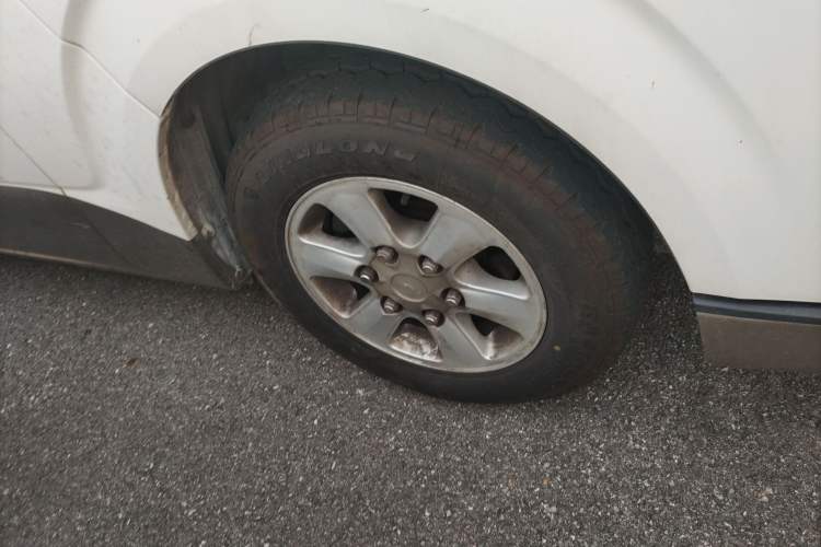Used Jinbei Hiace 2014 2.0L Comfort Version V19 Right Front Wheel Hub