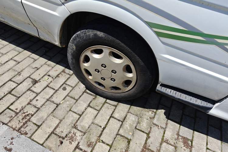 Used Jinbei Hiace 2014 2.0L Fifth-Generation Xiangyun Comfort Type 1 4G20C Right Front Wheel Hub