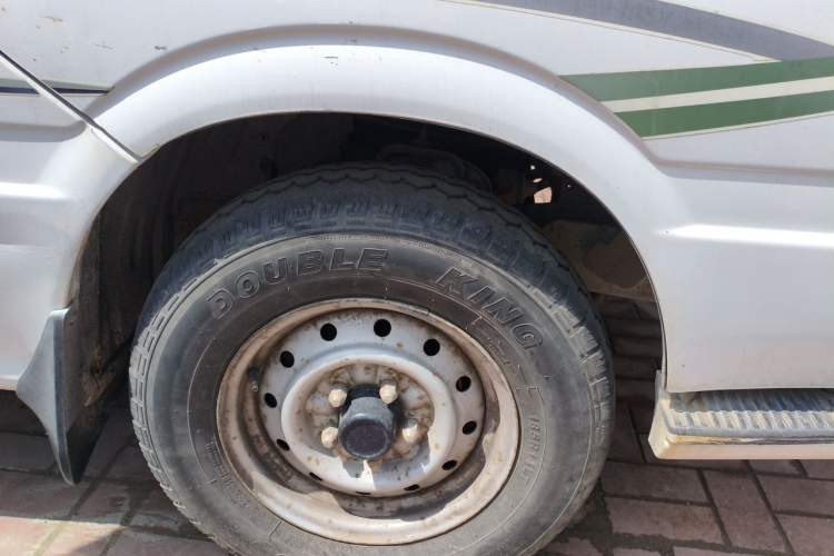 Used Jinbei Hiace 2014 2.0L 5th Generation Kuaiyunwang Business Version 4G19 Right Front Wheel Hub