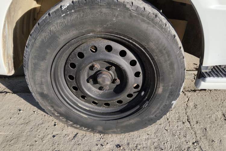 Used Jinbei Hiace 2014 2.0L 5th Generation Kuaiyunwang Business Version 4G21B Right Front Wheel Hub