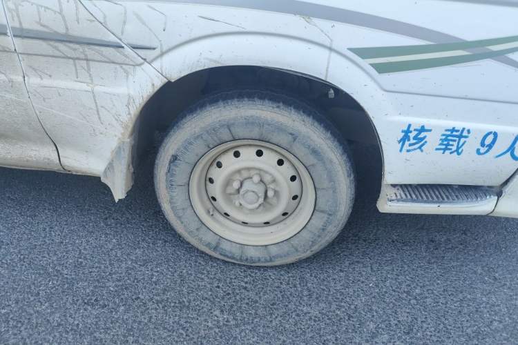 Used Jinbei Hiace 2014 2.0L 5th Generation Kuaiyunwang Business Version 4G20B Right Front Wheel Hub