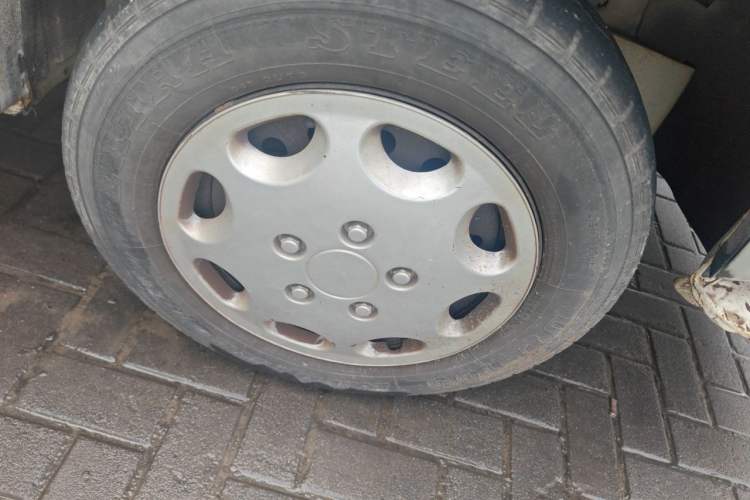 Used Jinbei Hiace 2014 2.0L Fifth-Generation Xiangyun Comfort Type 1 4G20C Right Front Wheel Hub