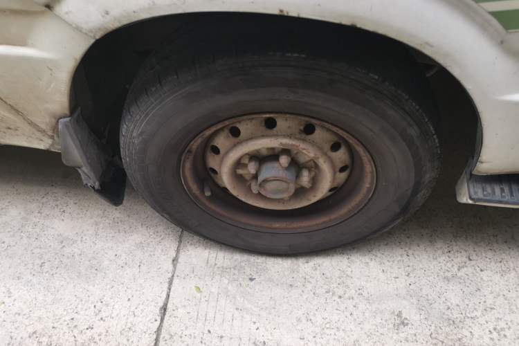 Used Jinbei Hiace 2014 2.0L 5th Generation Kuaiyunwang Business Version 4G20B Right Front Wheel Hub