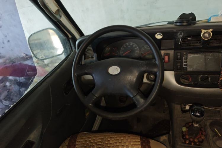 Used Jinbei Hiace 2014 2.0L Fifth-Generation Xiangyun Comfort Type 1 4G20C Steering Wheel