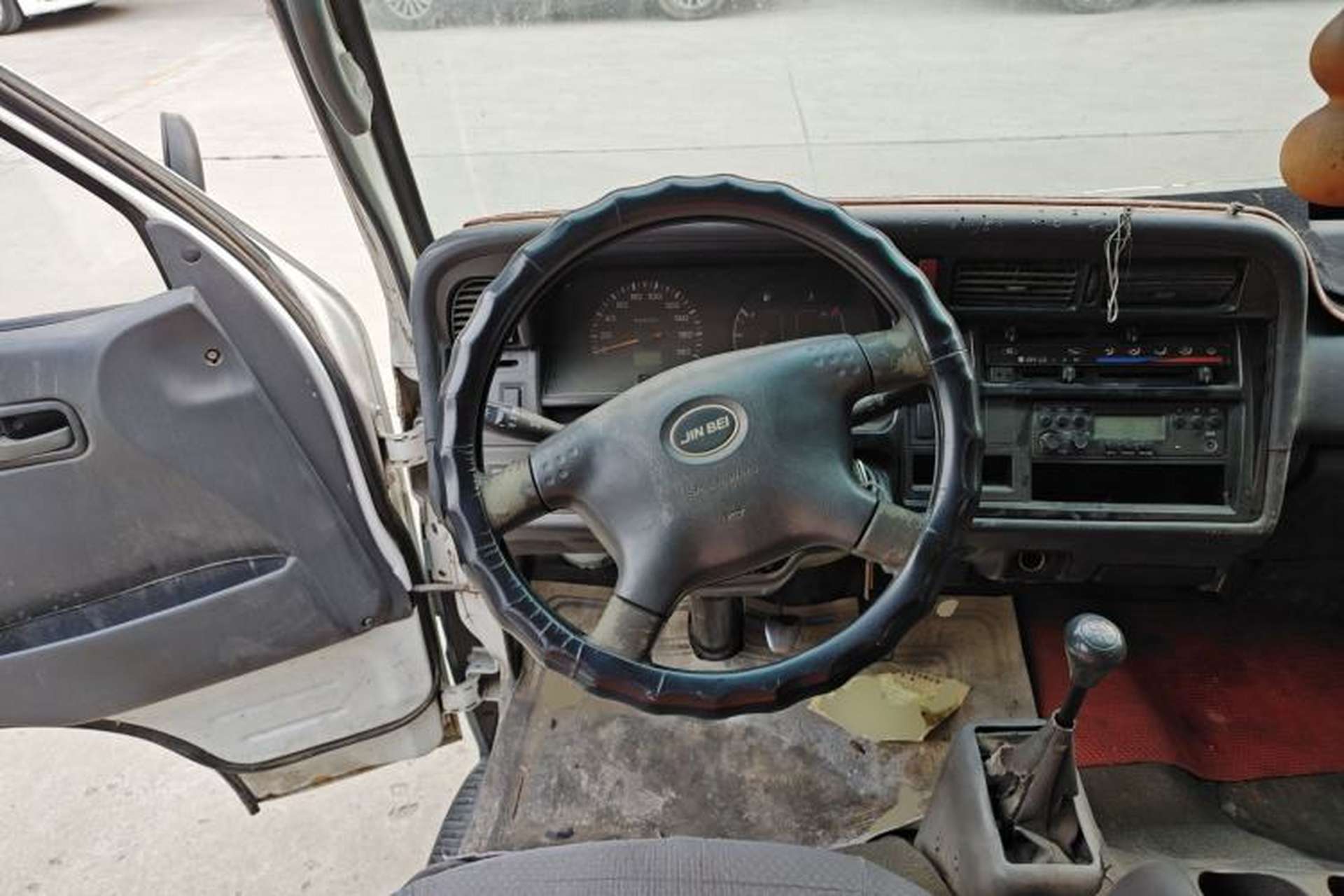Used Jinbei Hiace 2014 2.0L Fifth-Generation Xiangyun Comfort Type 1 4G20C Steering Wheel