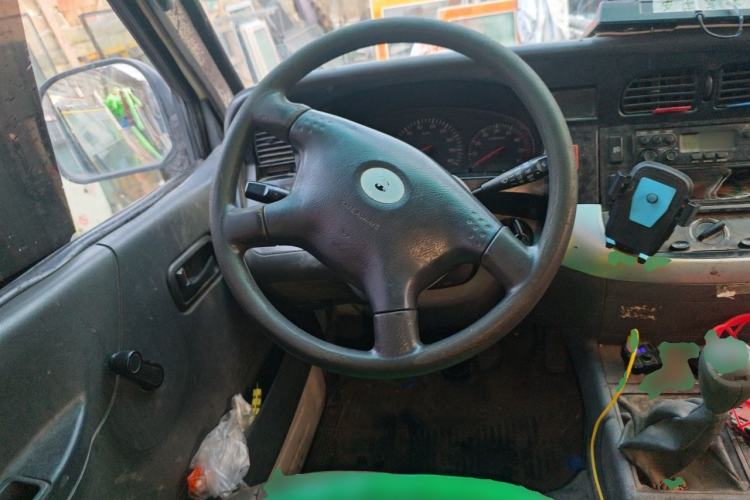 Used Jinbei Hiace 2014 2.0L Fifth-Generation Xiangyun Comfort Type 1 4G20C Steering Wheel