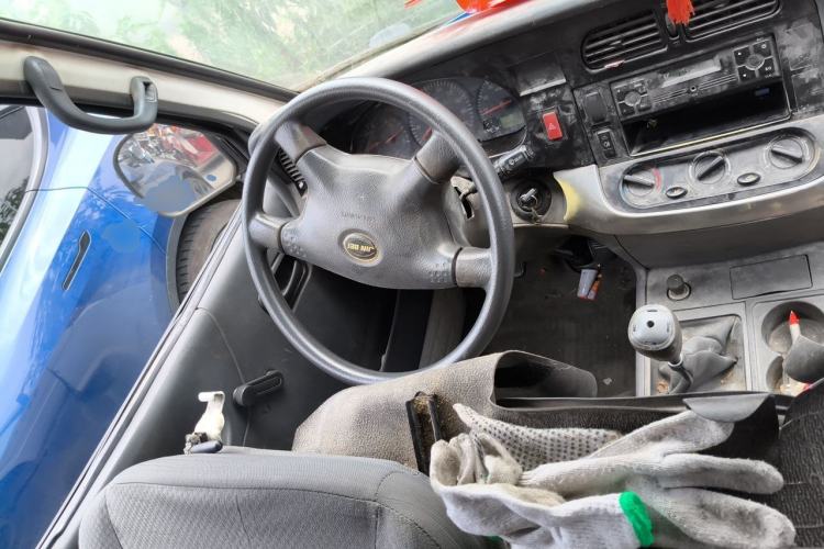 Used Jinbei Hiace 2014 2.0L Fifth-Generation Xiangyun Comfort Type 1 4G21C Steering Wheel