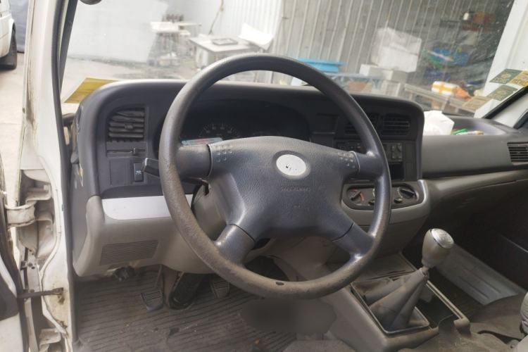 Used Jinbei Hiace 2014 2.0L Fifth-Generation Xiangyun Comfort Type 1 4G20C Steering Wheel