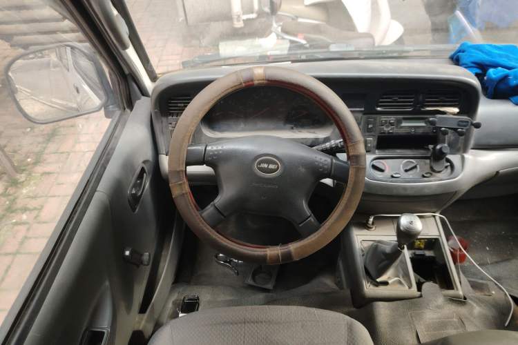 Used Jinbei Hiace 2014 2.0L Fifth-Generation Xiangyun Comfort Type 1 4G20C Steering Wheel