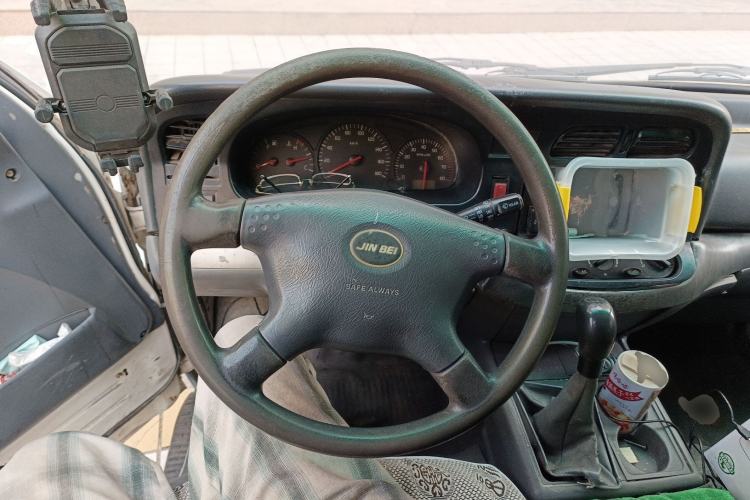 Used Jinbei Hiace 2014 2.0L Fifth-Generation Xiangyun Comfort Type 1 4G21C Steering Wheel