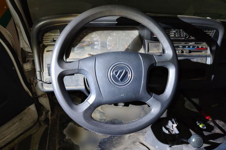 Used Jinbei Hiace 2014 2.0L Fifth-Generation Xiangyun Comfort Type 1 4G20C Steering Wheel