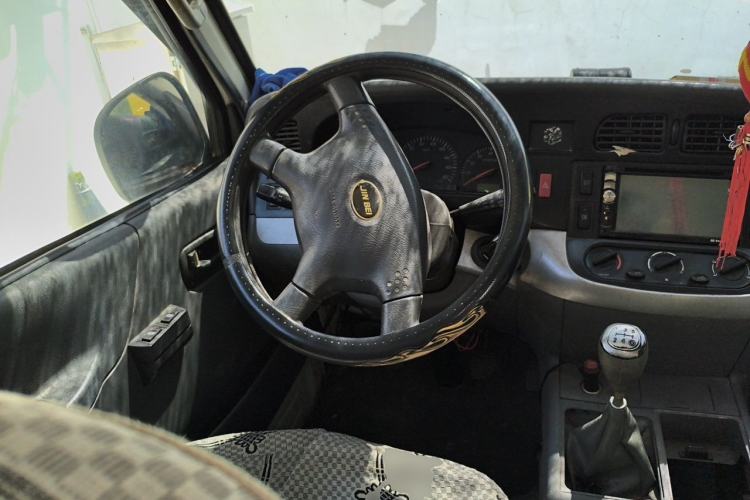 Used Jinbei Hiace 2014 2.0L Fifth-Generation Xiangyun Comfort Type 1 4G20C Steering Wheel