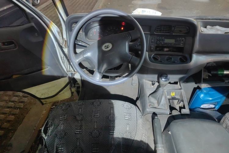 Used Jinbei Hiace 2014 2.0L 5th Generation Kuaiyunwang Business Version 4G19 Steering Wheel