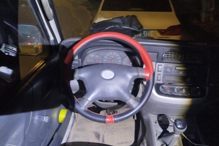 Used Jinbei Hiace 2014 2.0L 5th Generation Kuaiyunwang Business Version 4G19 Steering Wheel