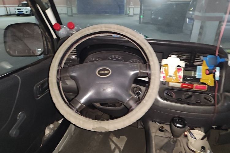 Used Jinbei Hiace 2014 2.0L 5th Generation Kuaiyunwang Business Version 4G19 Steering Wheel
